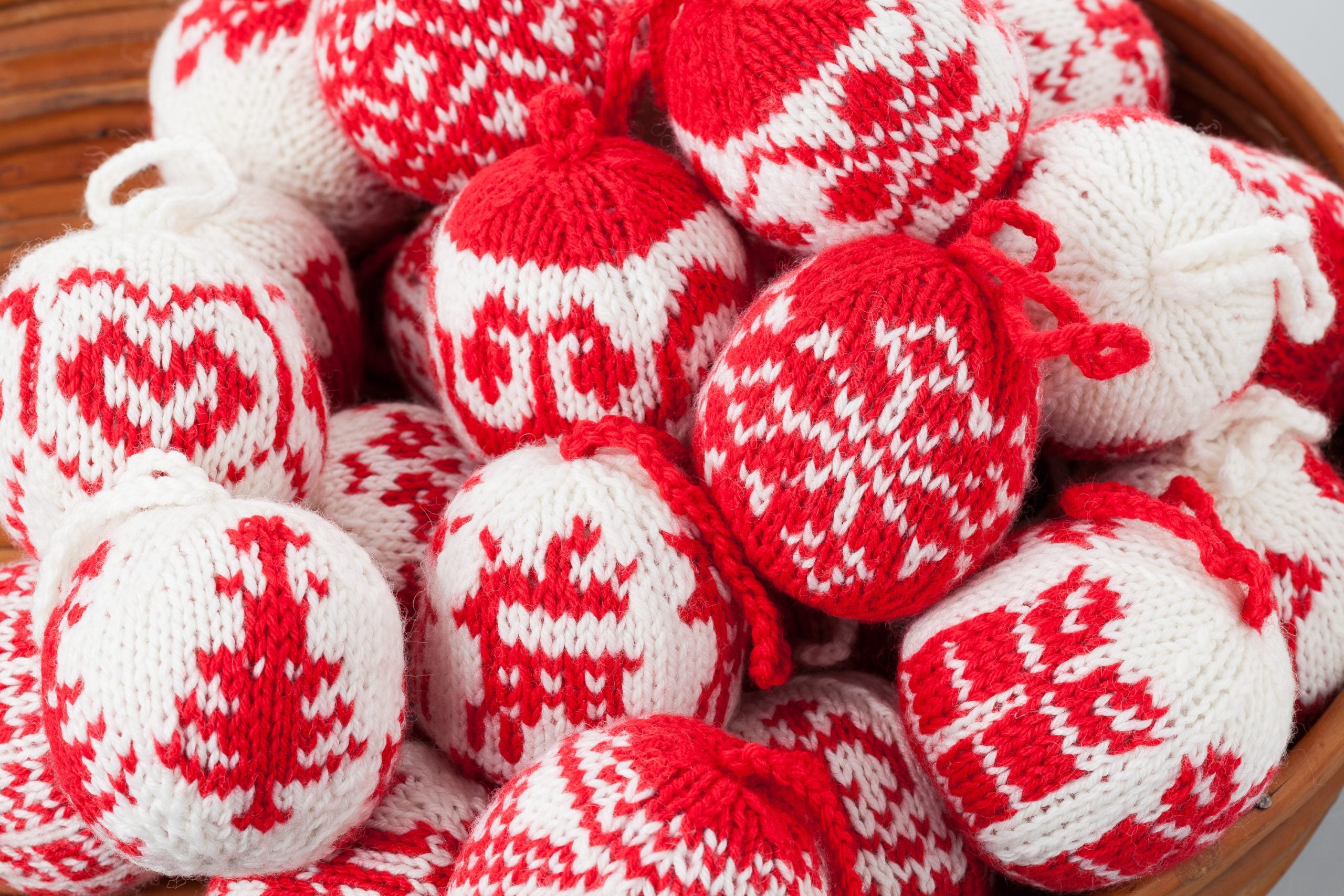 Neulotut Joulupallot by Arne & Carlos