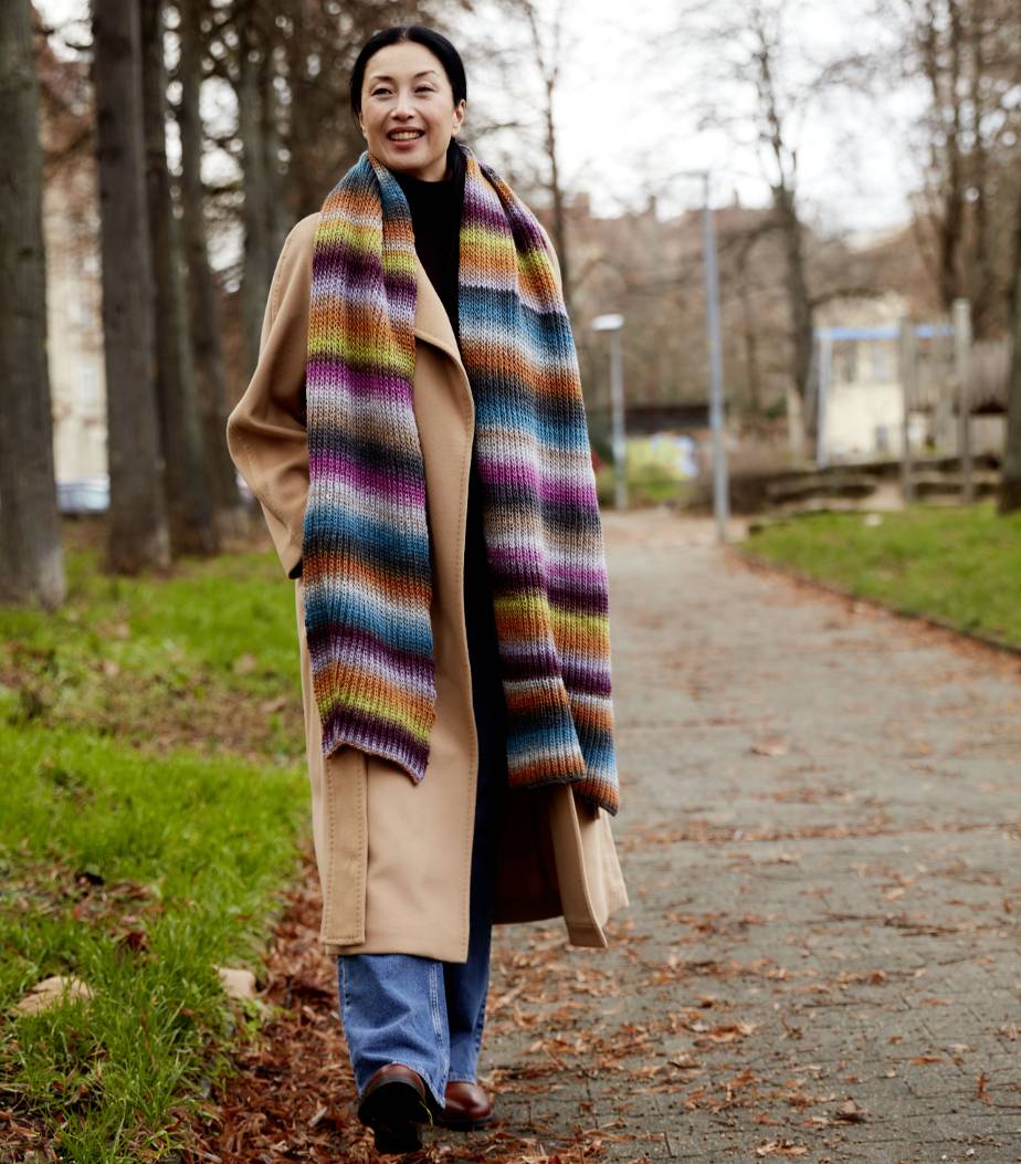 Raidallinen patenttineuleinen huivi Regia Virtuoso Color