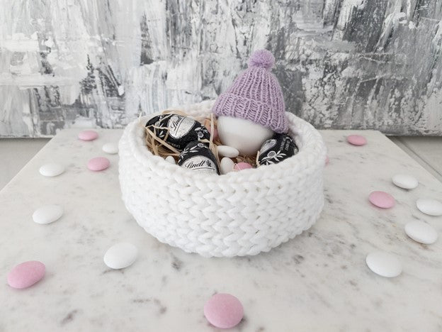 Neulottu kori pääsiäiseksi