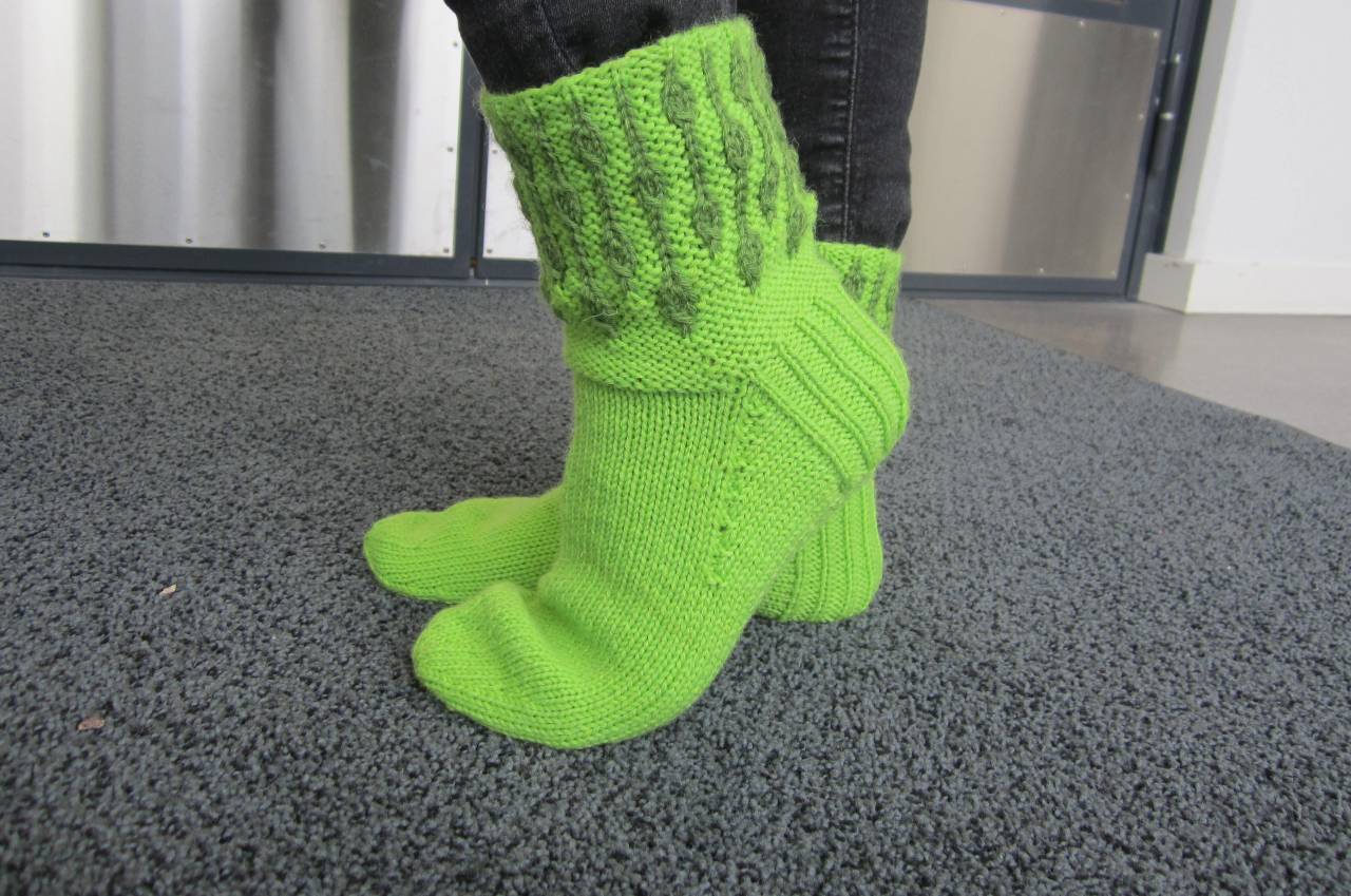 Kirjoneulesukat - Perfect Premium