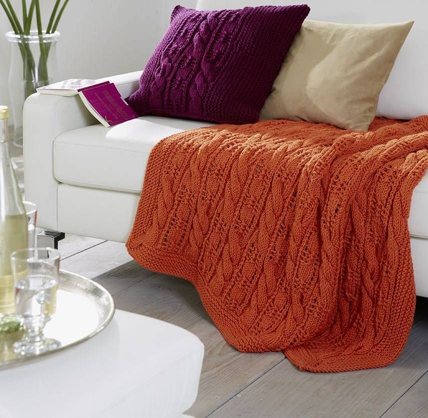 Palmikkoneuleinen tyyny - Merino Extrafine 40