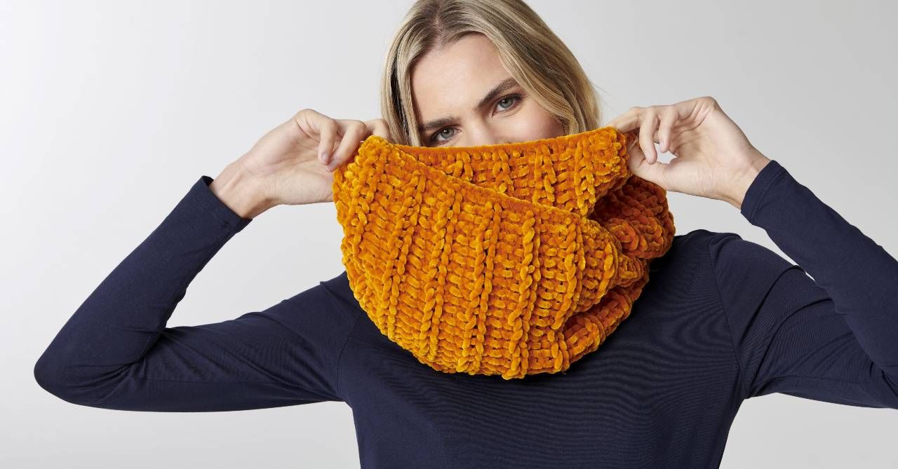 Kaksinkertainen kauluri -Luxury Velvet