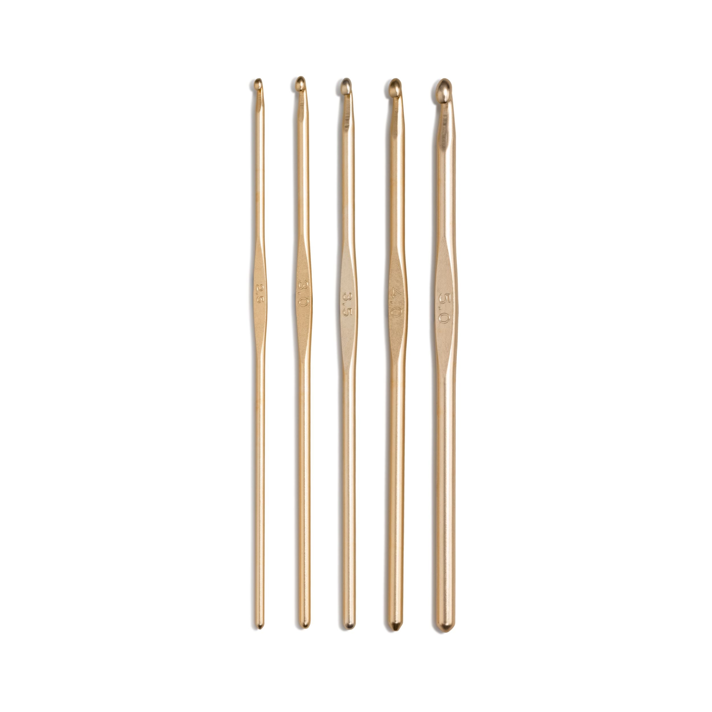 Virkkauskoukkusetti 2,5 - 5,0 mm kulta